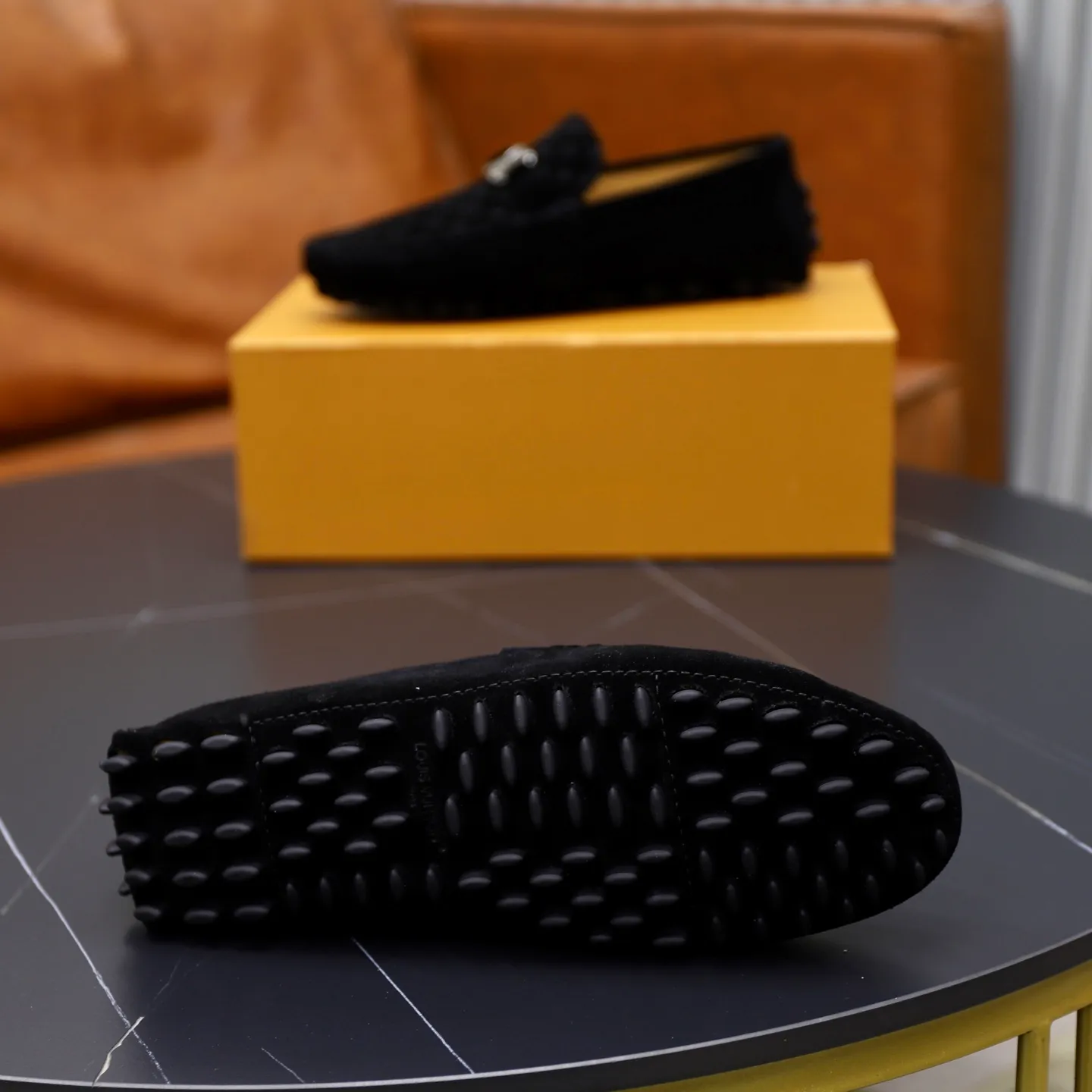 Ex-factory price: 480💰【LV】Louis Vuitton ⚠️High-end men’s driving and pedal series ⚠️38-44 (customized for 45) ⚠️All original cowhide leather! Thick and soft! Made entirely of calfskin lining! The latest non-slip beanie sole! Three-dimensional package technology! Fashionable and classic! Handicrafts! Original high quality! Feel free to compare!